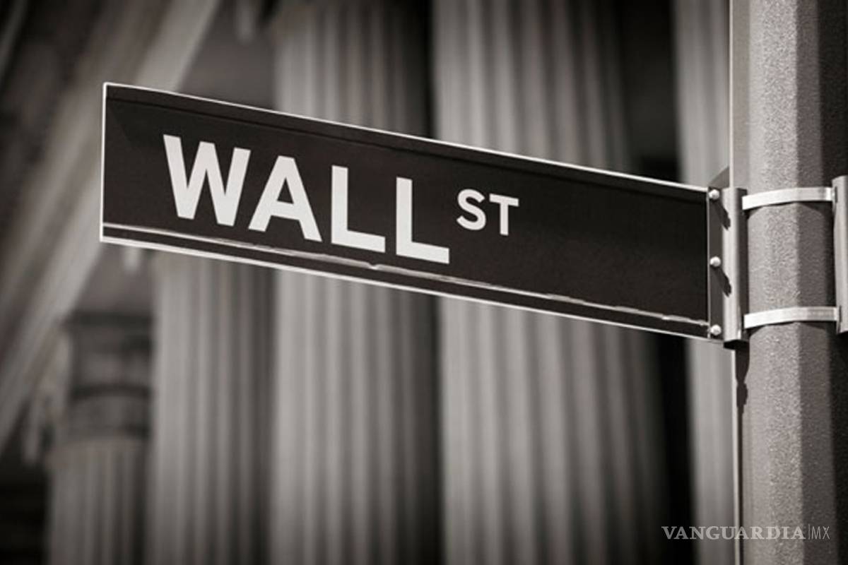 Wall Street cierra su peor mes en más de tres años