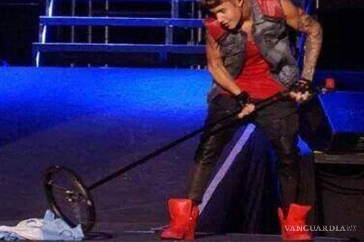 Justin Bieber trapea el piso con bandera de Argentina