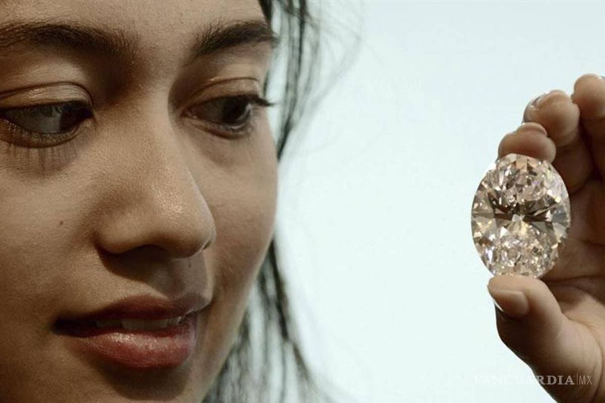 Sothebys' pone a la venta el mayor diamante blanco subastado nunca