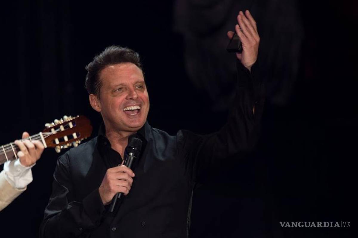 Luis Miguel celebra su cumpleaños 43 con éxitos en la música