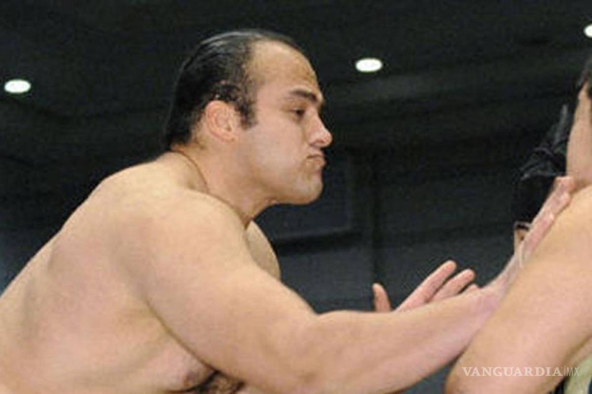 Luchador árabe asciende por primera vez a la máxima división de sumo japonesa