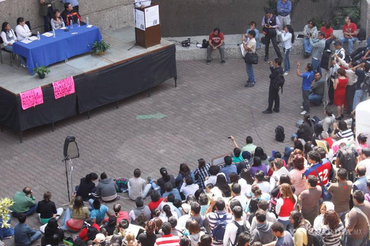 Alumnos toman instalaciones de la UPN en el Ajusco