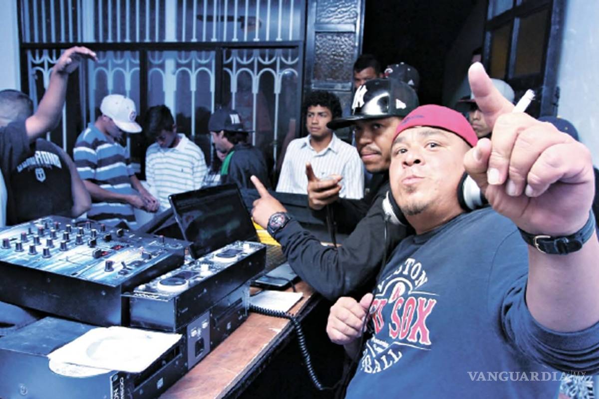 'El Barra': La historia de un DJ de barrio