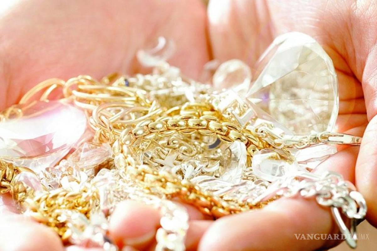 El Monte de Piedad recibe más clientes que nunca en medio de contracción económica