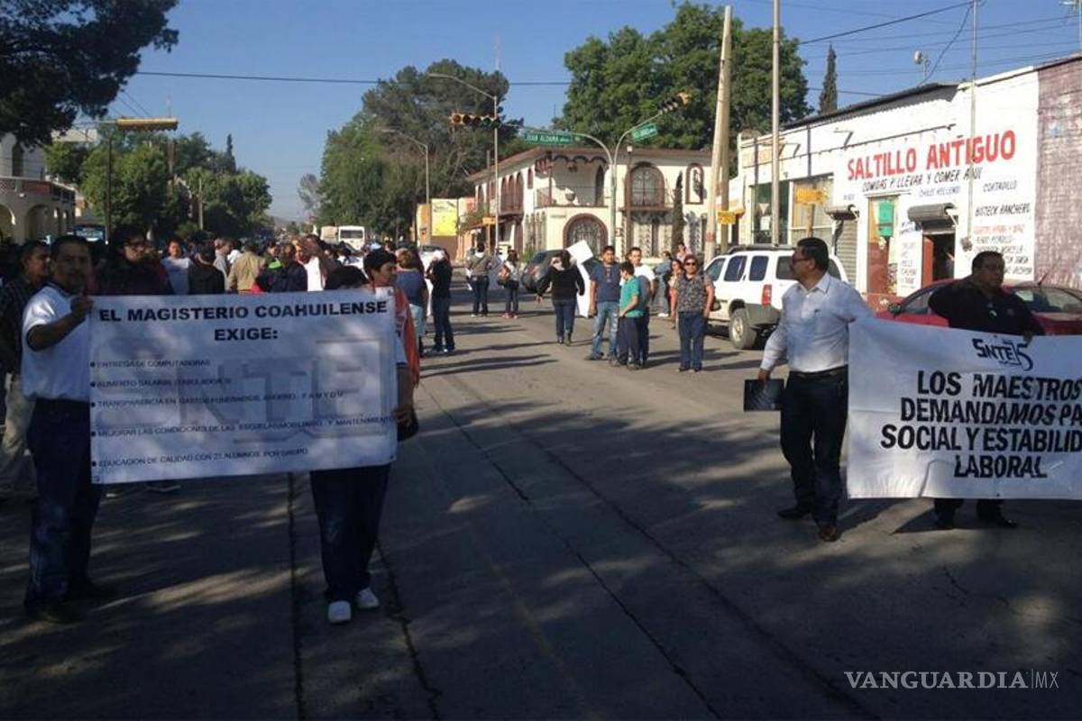 Marchan maestros de Coahuila contra la Reforma Educativa