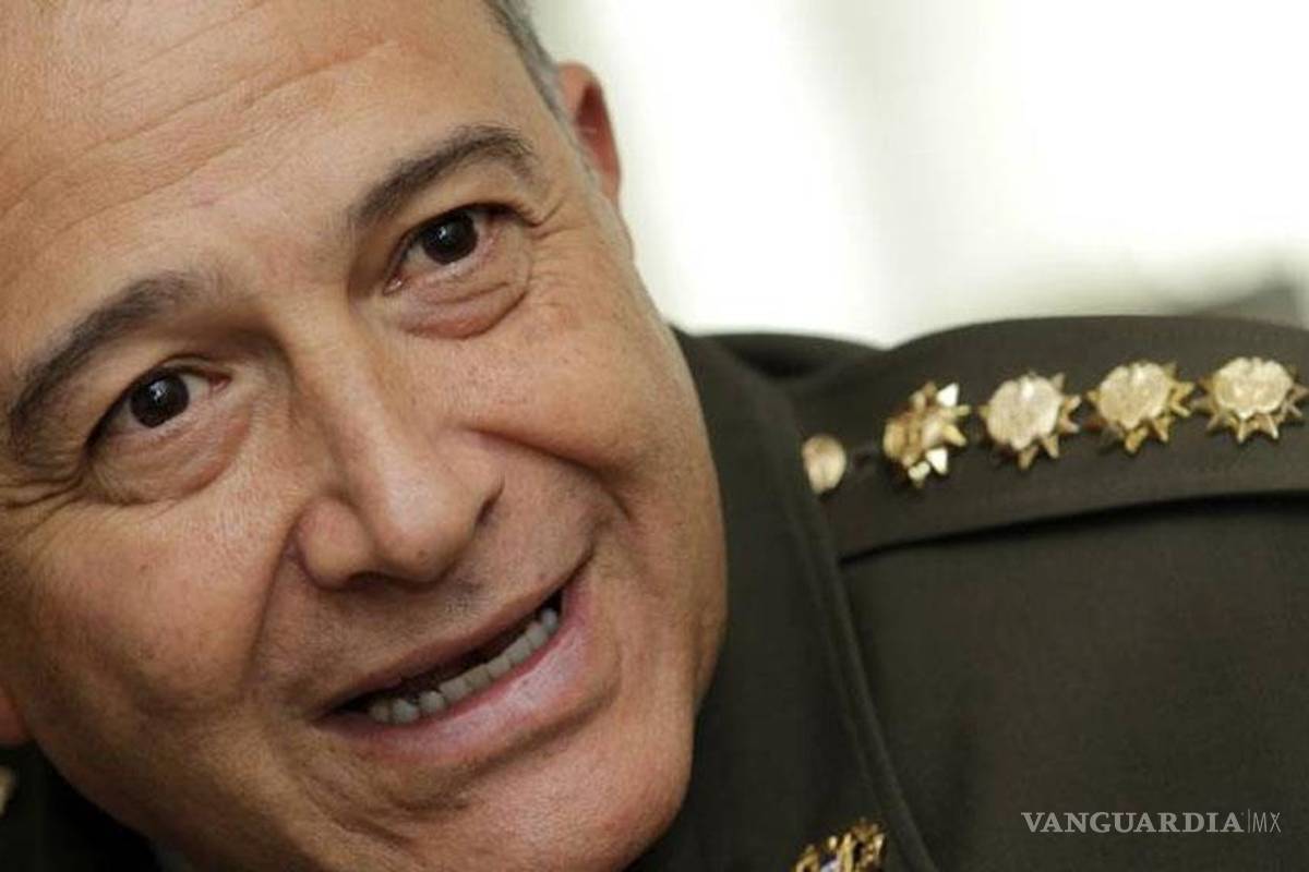 General colombiano Óscar Naranjo deja de ser asesor en México