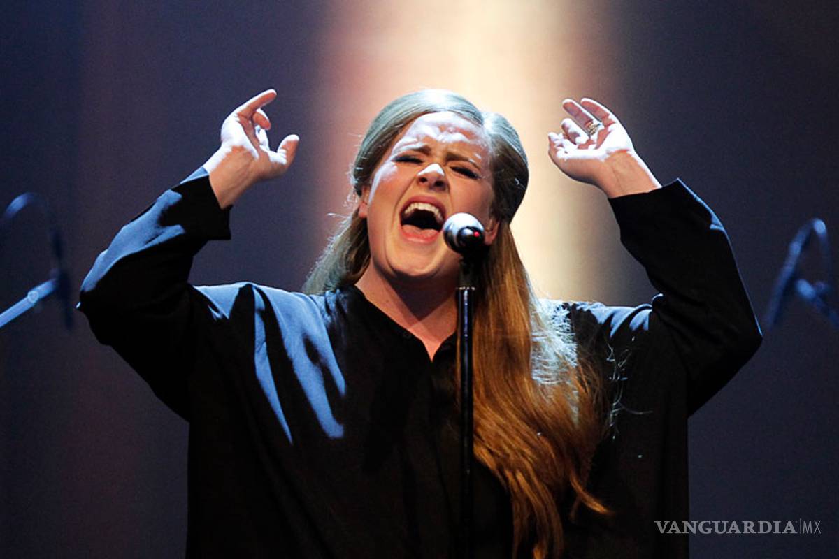 Adele anuncia la continuación de su gira el próximo año