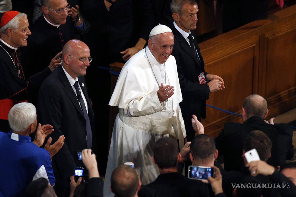 Papa llega al Capitolio para dar histórico discurso ante el Congreso de EU