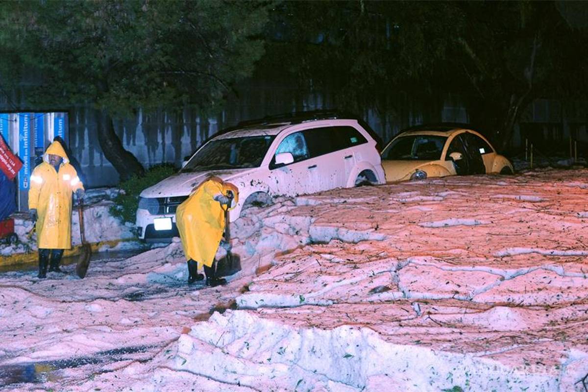 Impresionante granizada causa caos en la zona metropolitana del DF