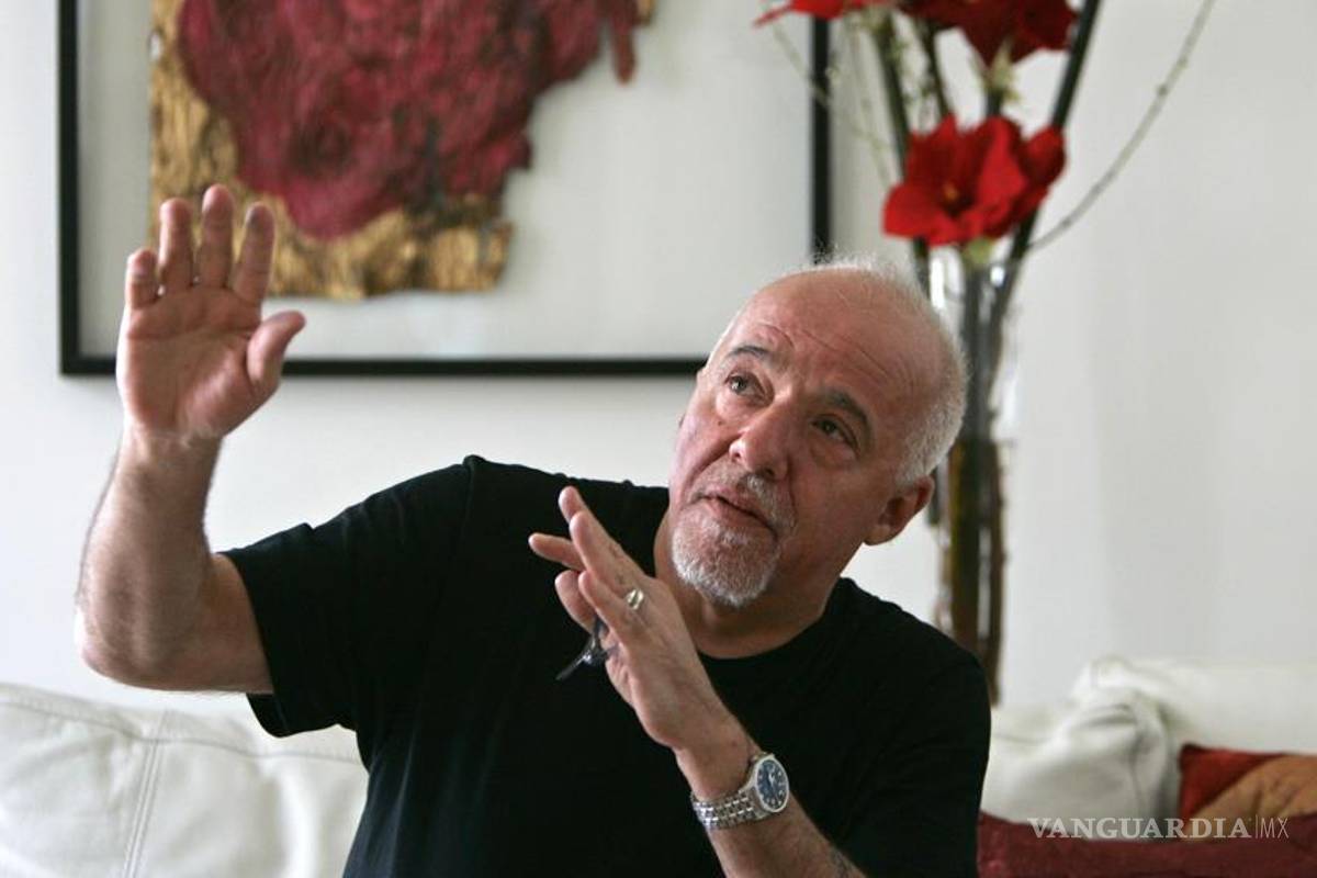 Cinta de Coelho desafía prejuicios contra el autor