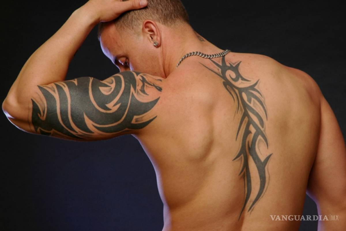 El estigma de los tatuajes y las perforaciones