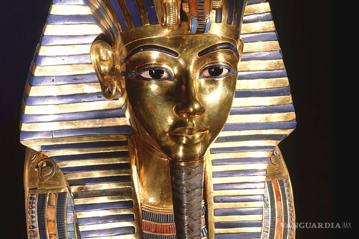 Arruinaron la máscara de Tutankamón