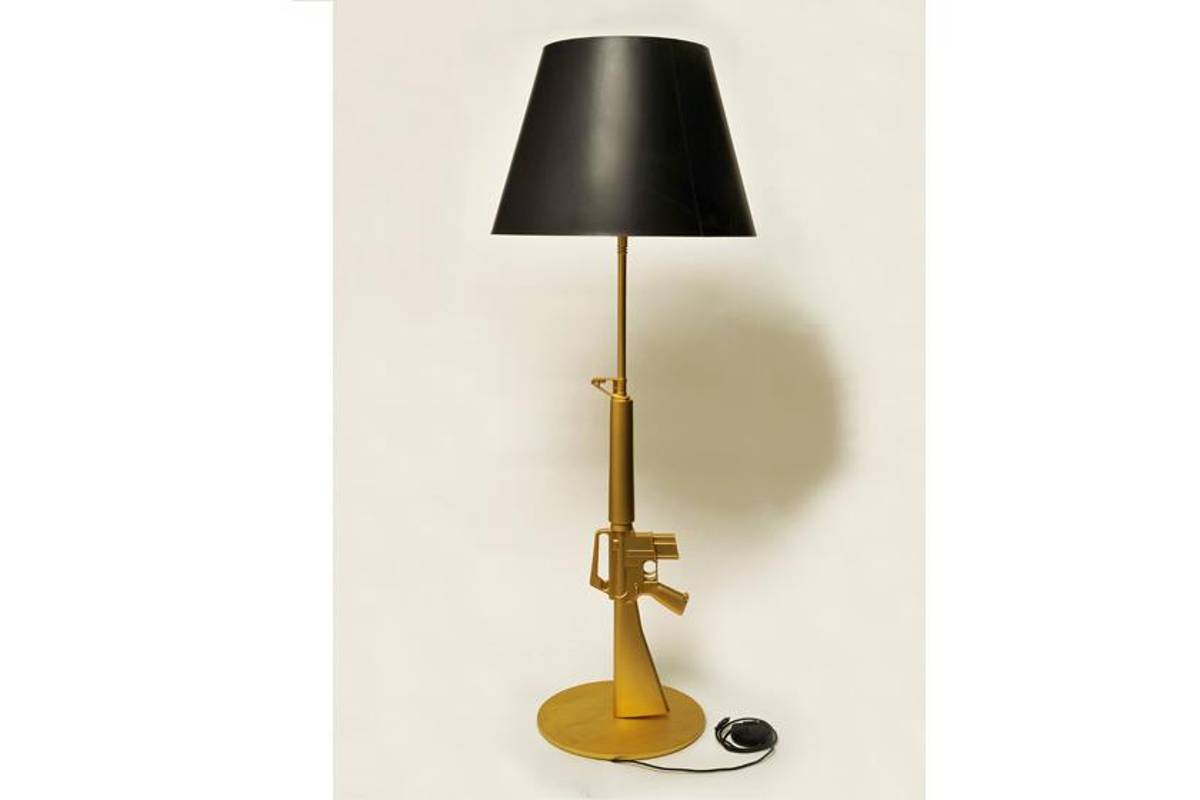 Exponen objetos feos, inútiles y de mal gusto