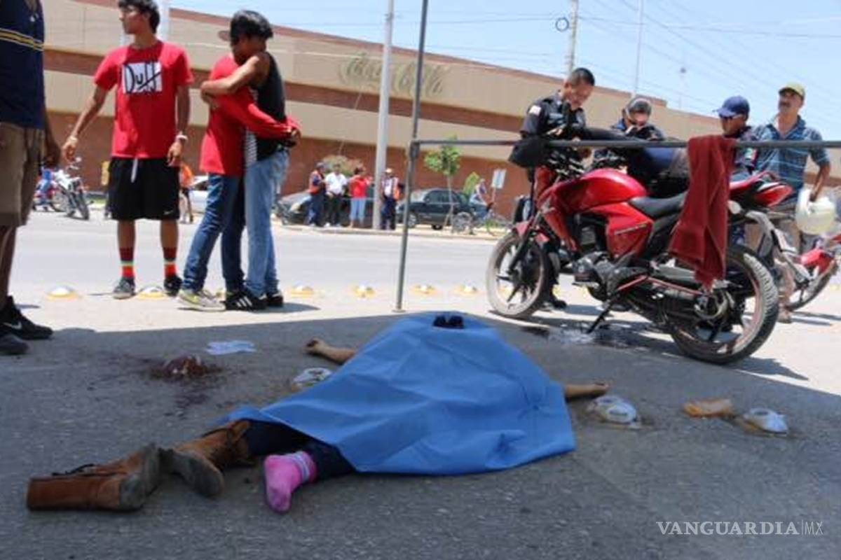 Muere joven atropellada por tráiler en Torreón