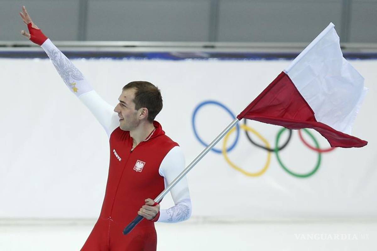 Polonia gana oro en patinaje de velocidad