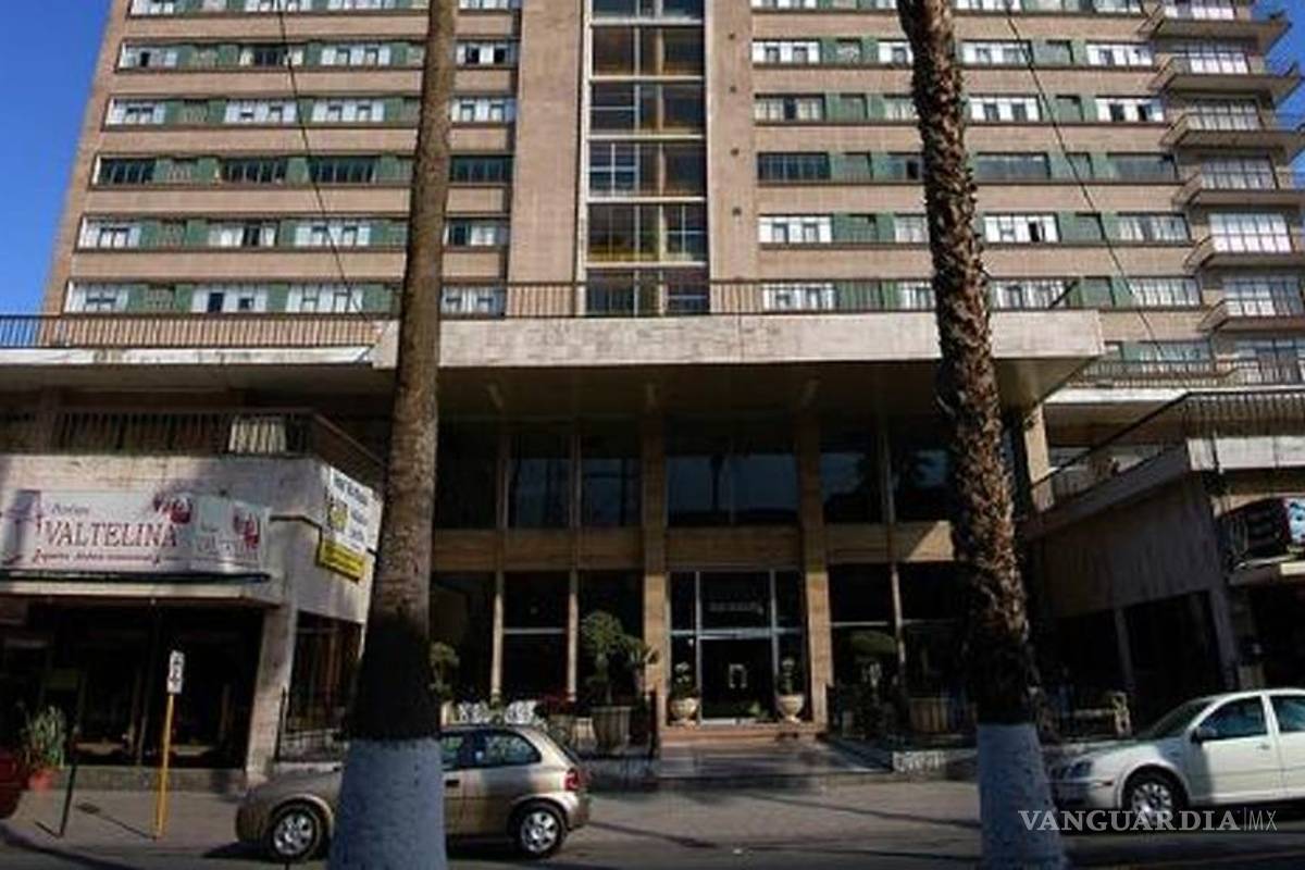 Muere mujer al arrojarse de la azotea de céntrico hotel en Torreón