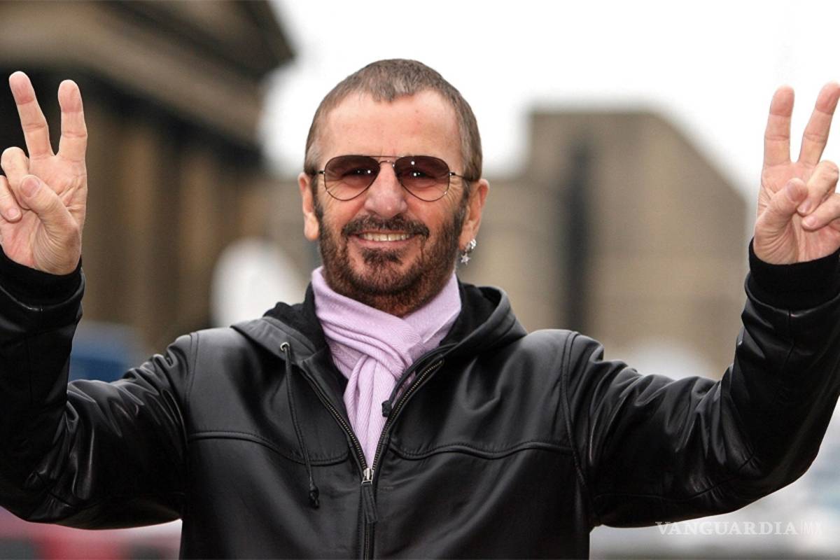 Ringo Starr canta ante 10 mil personas en el DF