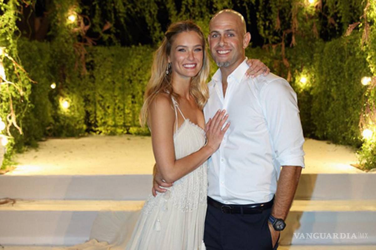 Bar Refaeli comparte su primera foto de boda