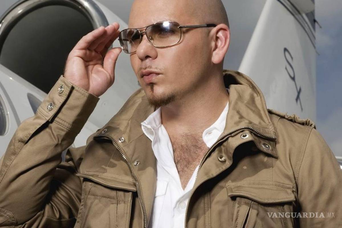 Pitbull y Elvis Crespo hacen nueva versión de Sopa de caracol