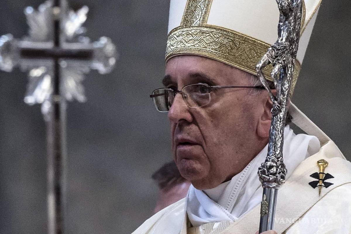 Los poderosos viven de las guerras, no quieren la paz: Papa