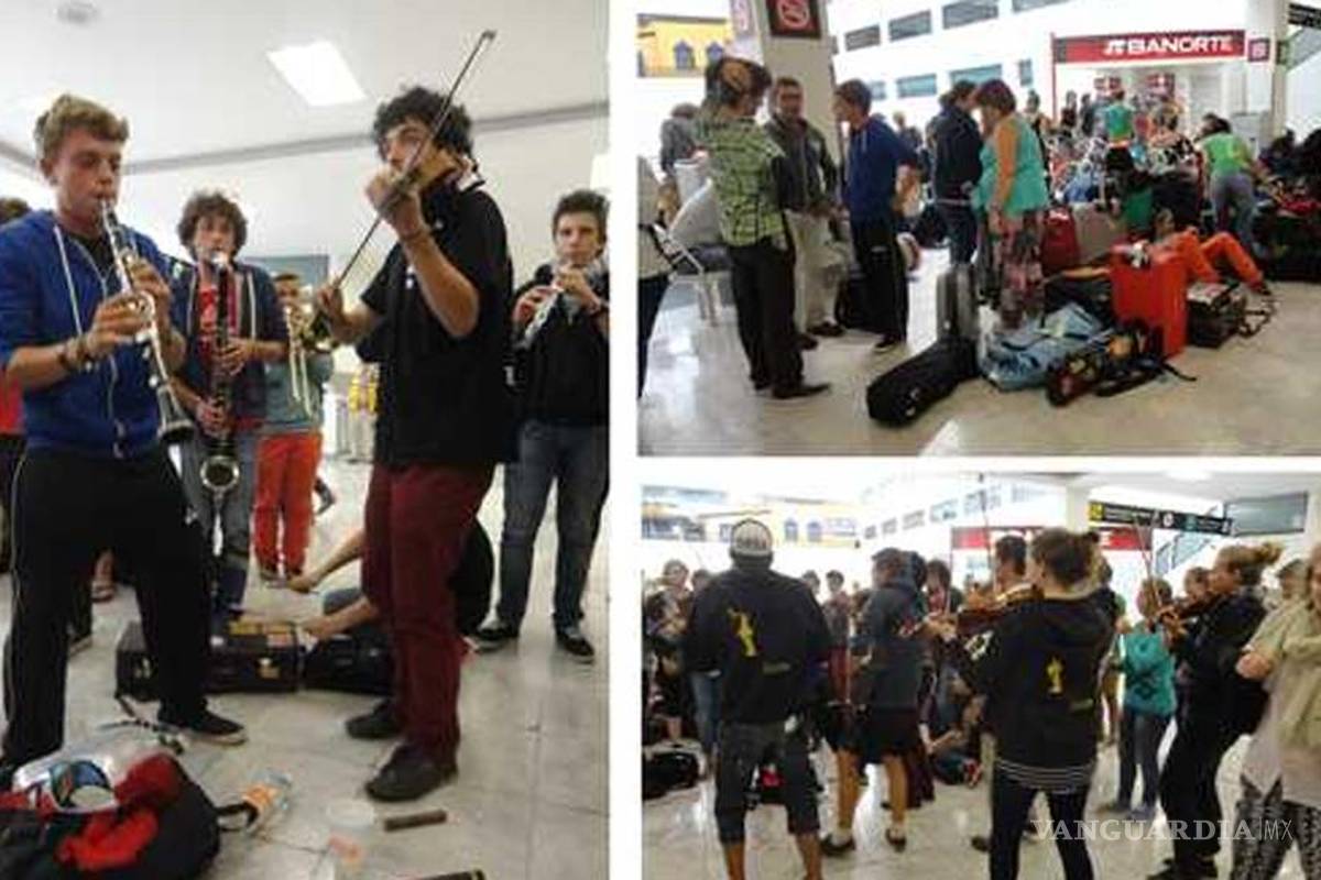 Jóvenes músicos deleitan en el aeropuerto del DF