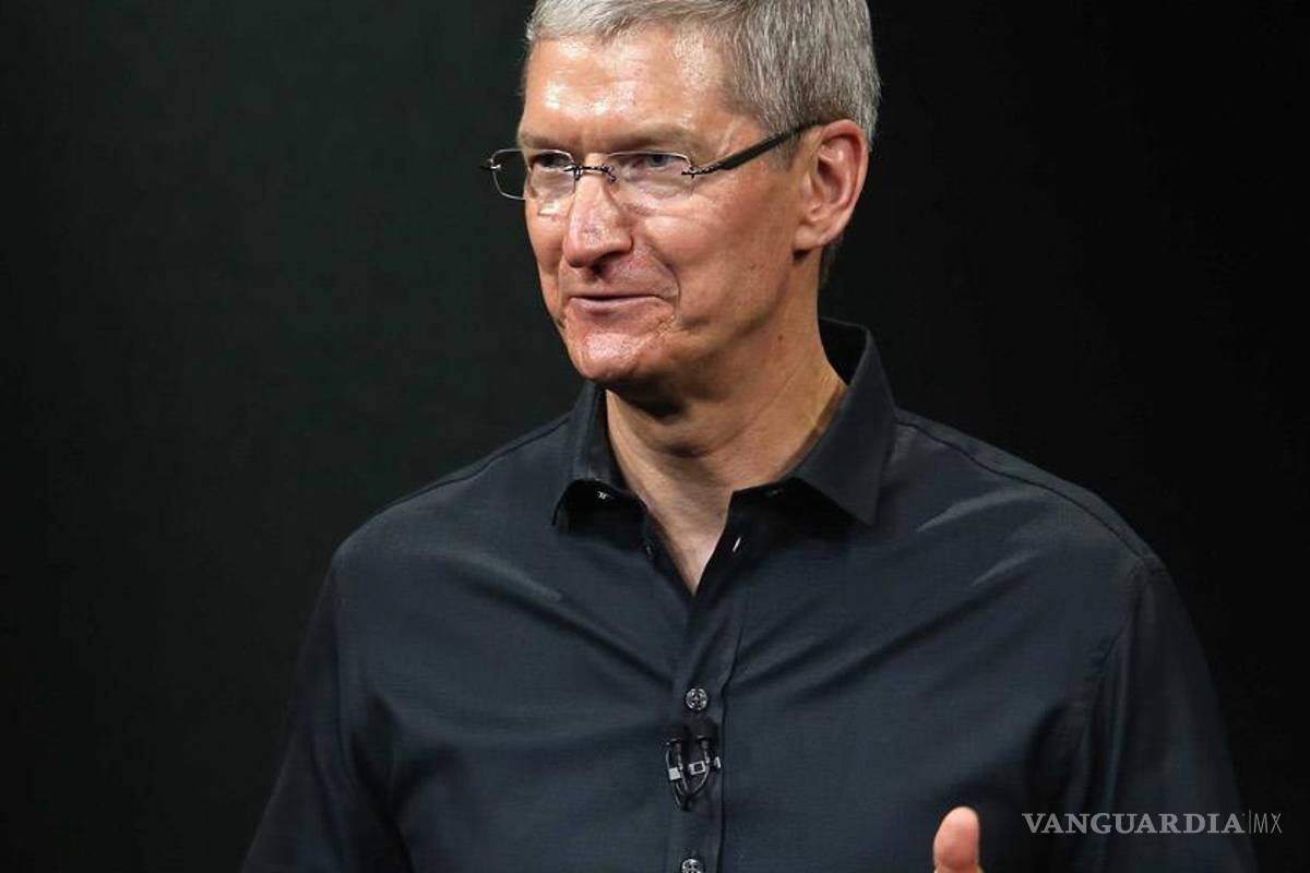 CEO de Apple ataca a Google y Facebook