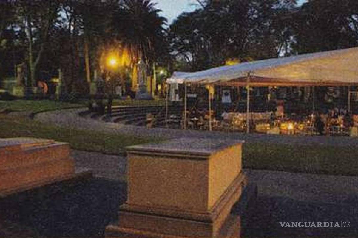 Utilizan la Rotonda de los Hombres Ilustres para fiesta de cumpleaños