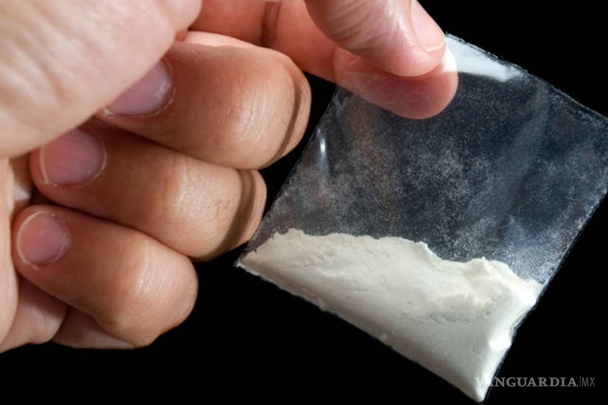 Detienen en aeropuerto a mexicana con 12.2 kilos de cocaína