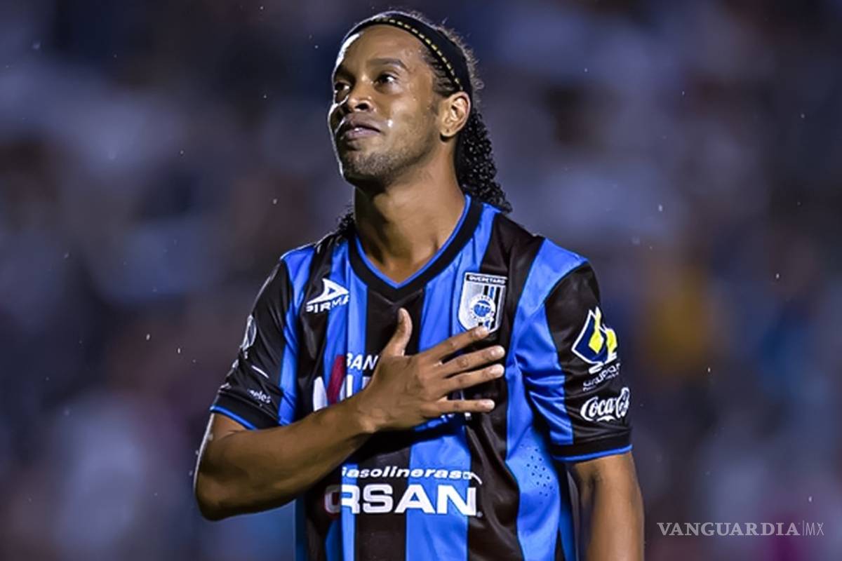 Ronaldinho dice adiós al futbol mexicano