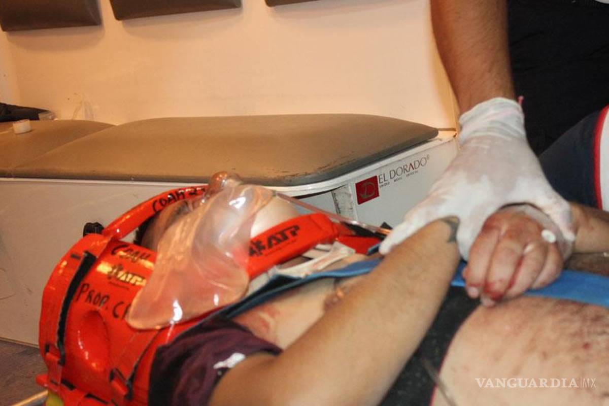 Golpean a uno y machucan a otro