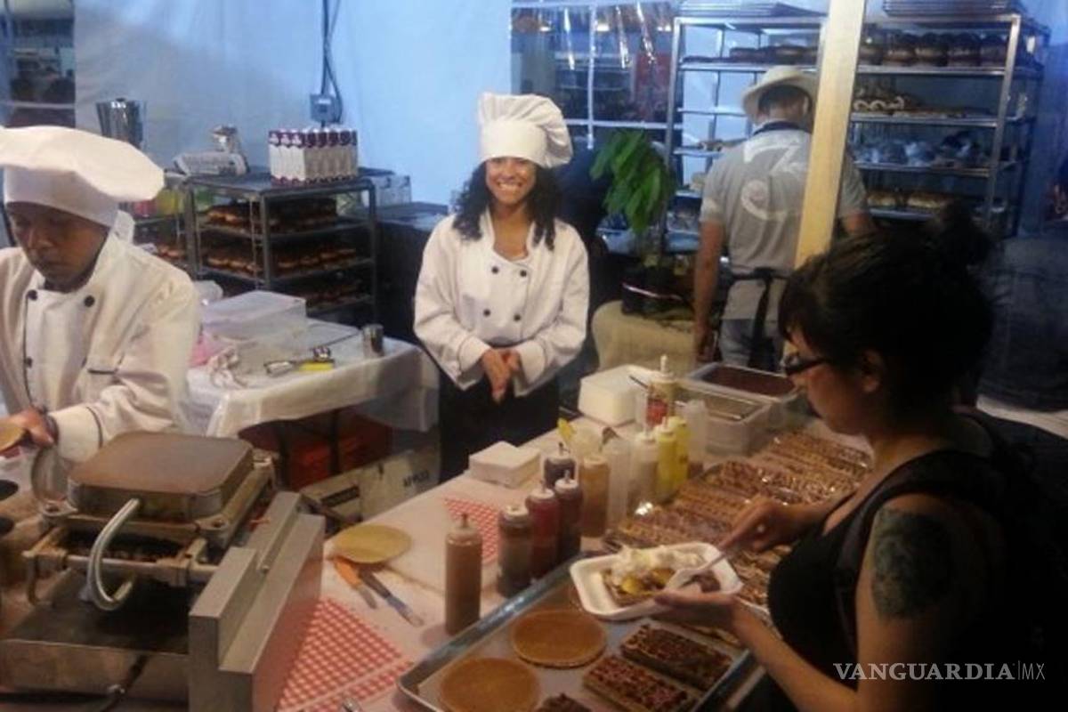Stroopwafels, las galletas holandesas que le cambian la vida a jóvenes en Tepito