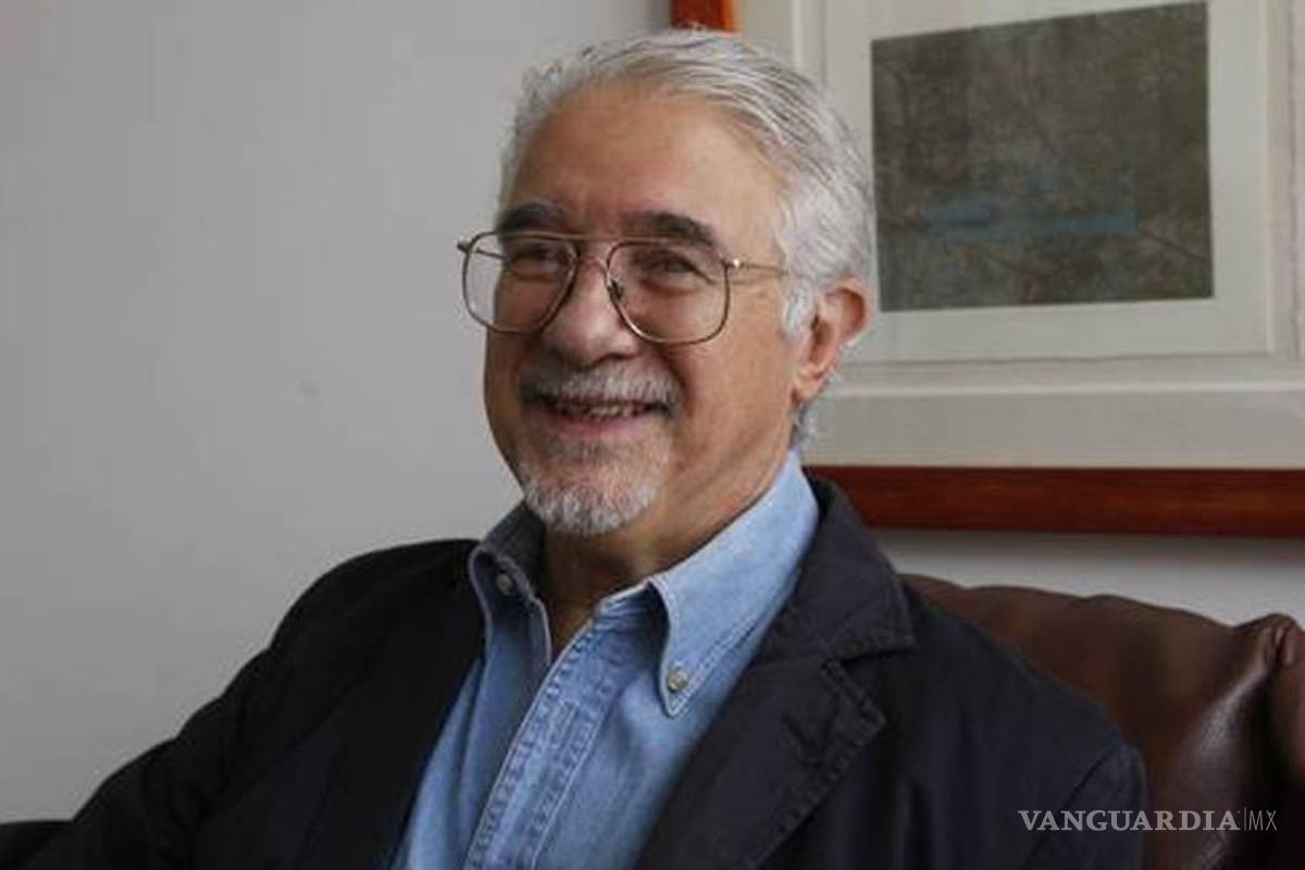 Los jóvenes pueden enfrentar la alianza del poder y los medios: Carlos Fazio