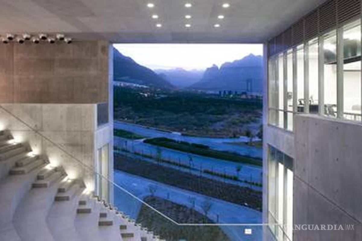 Las paredes blancas del Centro Roberto Garza Sada "invitan a crear y abrir la mente"