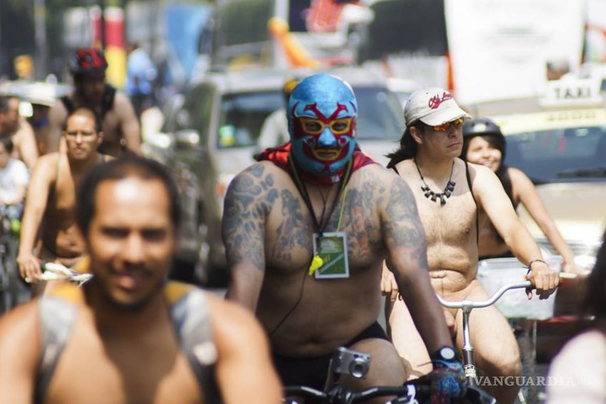 Morelia se suma a marcha-rodada al desnudo; ciclistas toman las calles