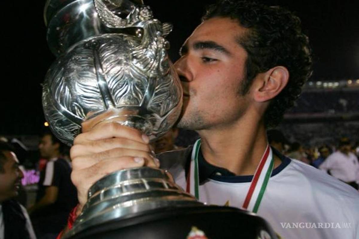 Medio futbolístico envía condolencias a Hugo Sánchez por muerte de su hijo