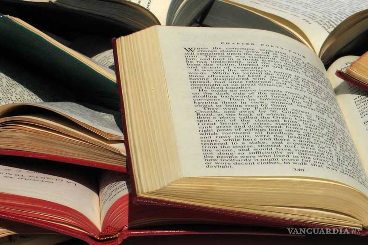 Quitan veto a libros prohibidos en Arizona