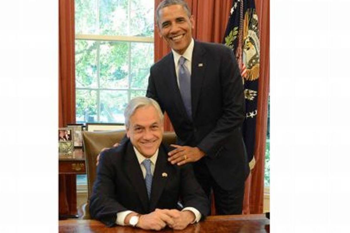Sebastián Piñera se sientó en el escritorio de Barack Obama