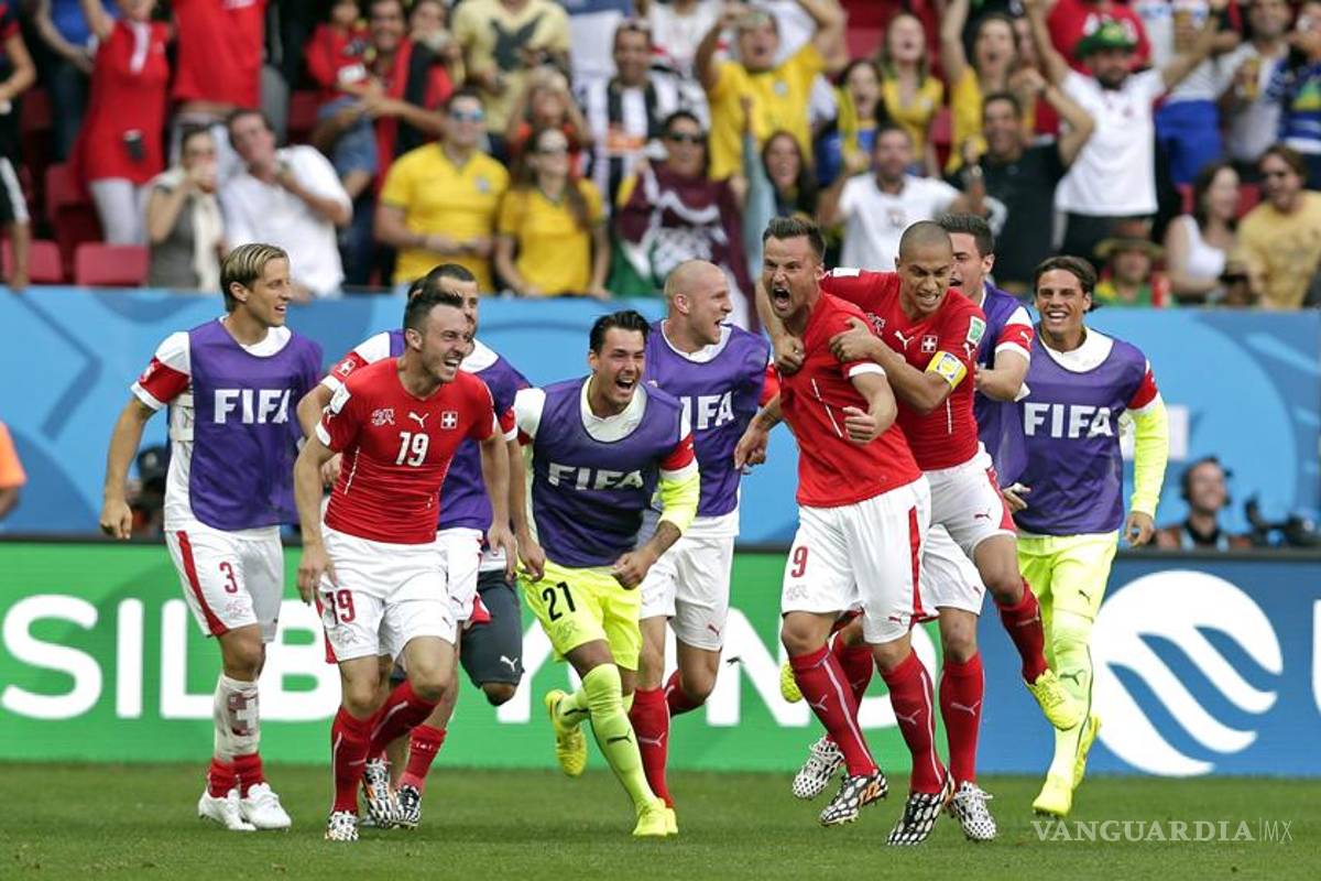 Suiza gana de último minuto a Ecuador