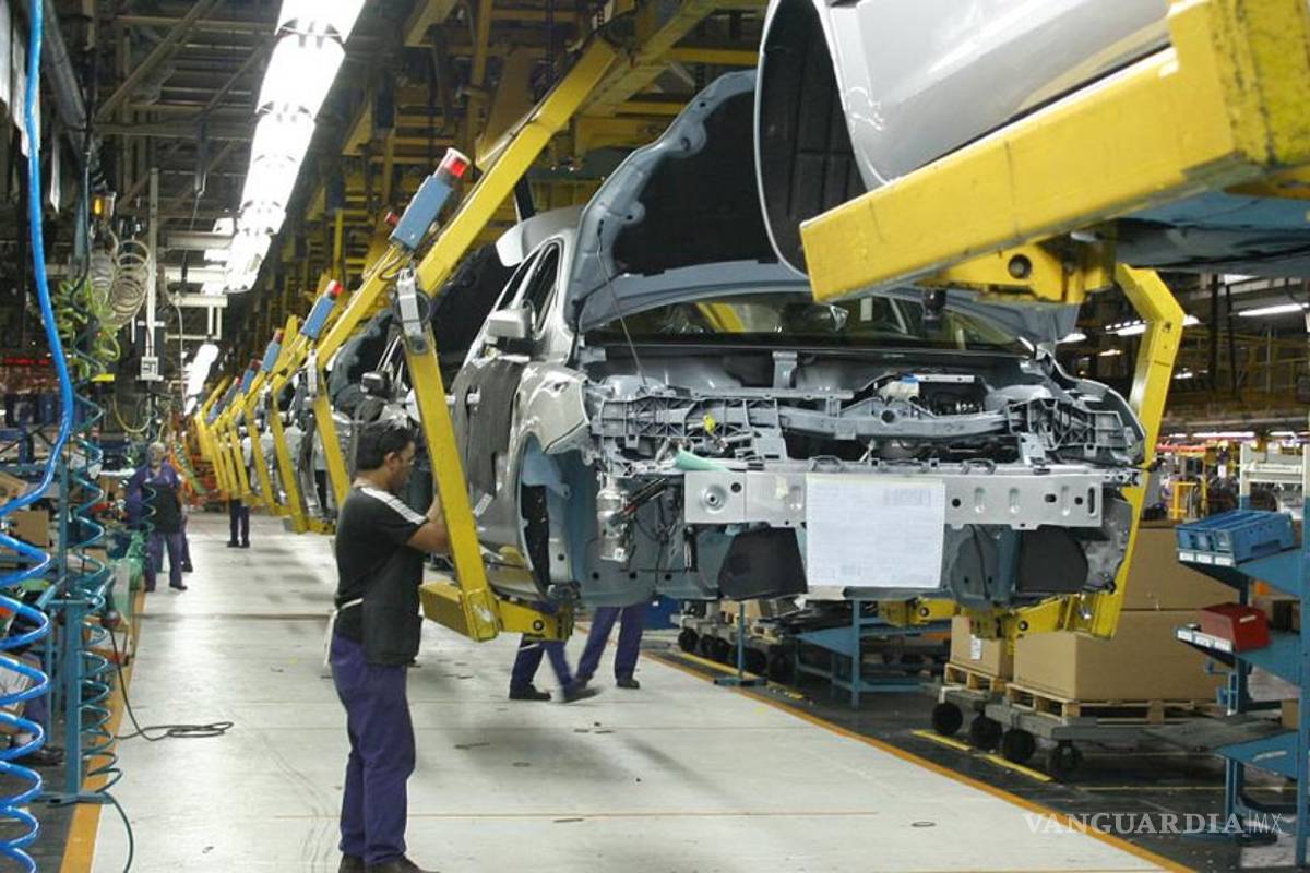 Sector automotriz, el que más empleo generó en 2015