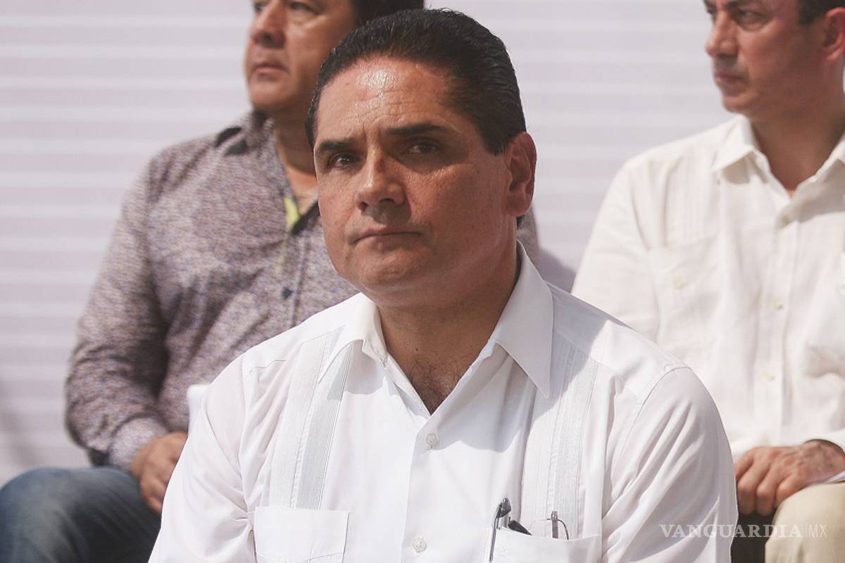 Detienen a 55 normalistas en Michoacán, acusados de robo