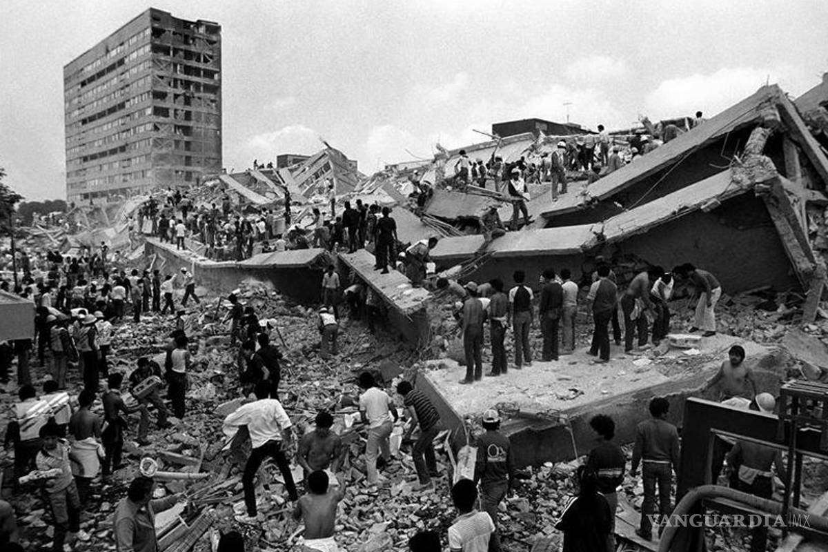 México recuerda la &quot;generación perdida&quot; de médicos en el terremoto de 1985
