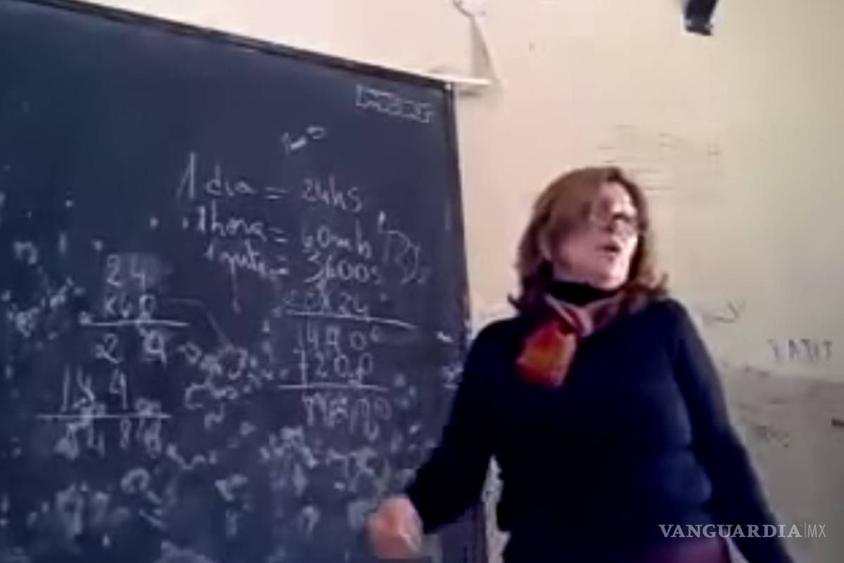 Critican a maestra de matemáticas que no sabe multiplicar por cero