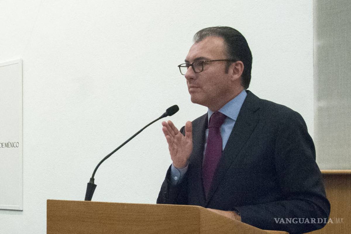 Caen ingresos petroleros y sube recaudación de impuestos: SHCP