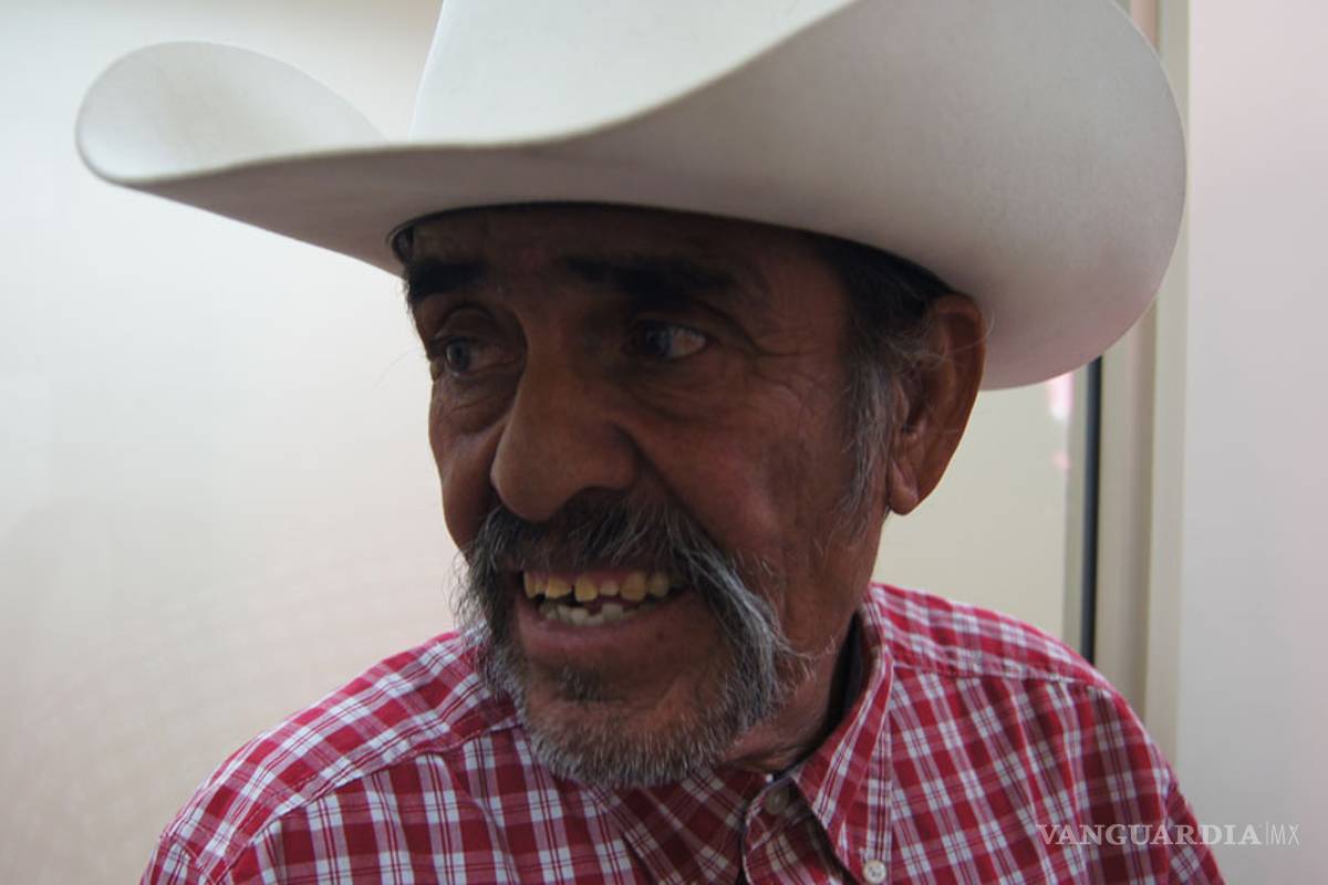 Campesino del ejido Gabino Vázquez pide apoyo para reconstruir su vivienda