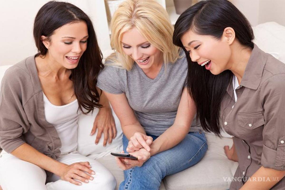 Mujeres, las que más usan redes sociales