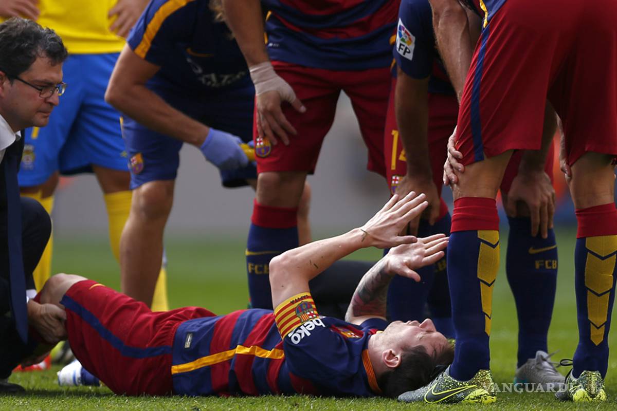 Messi abandona el partido al minuto 9 por lesión