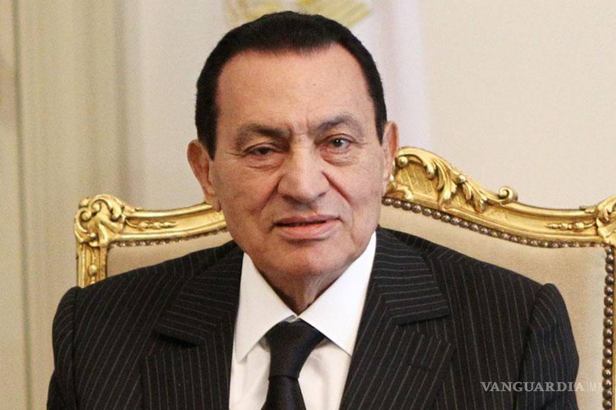 Mubarak obtiene libertad condicional, pero seguirá en prisión