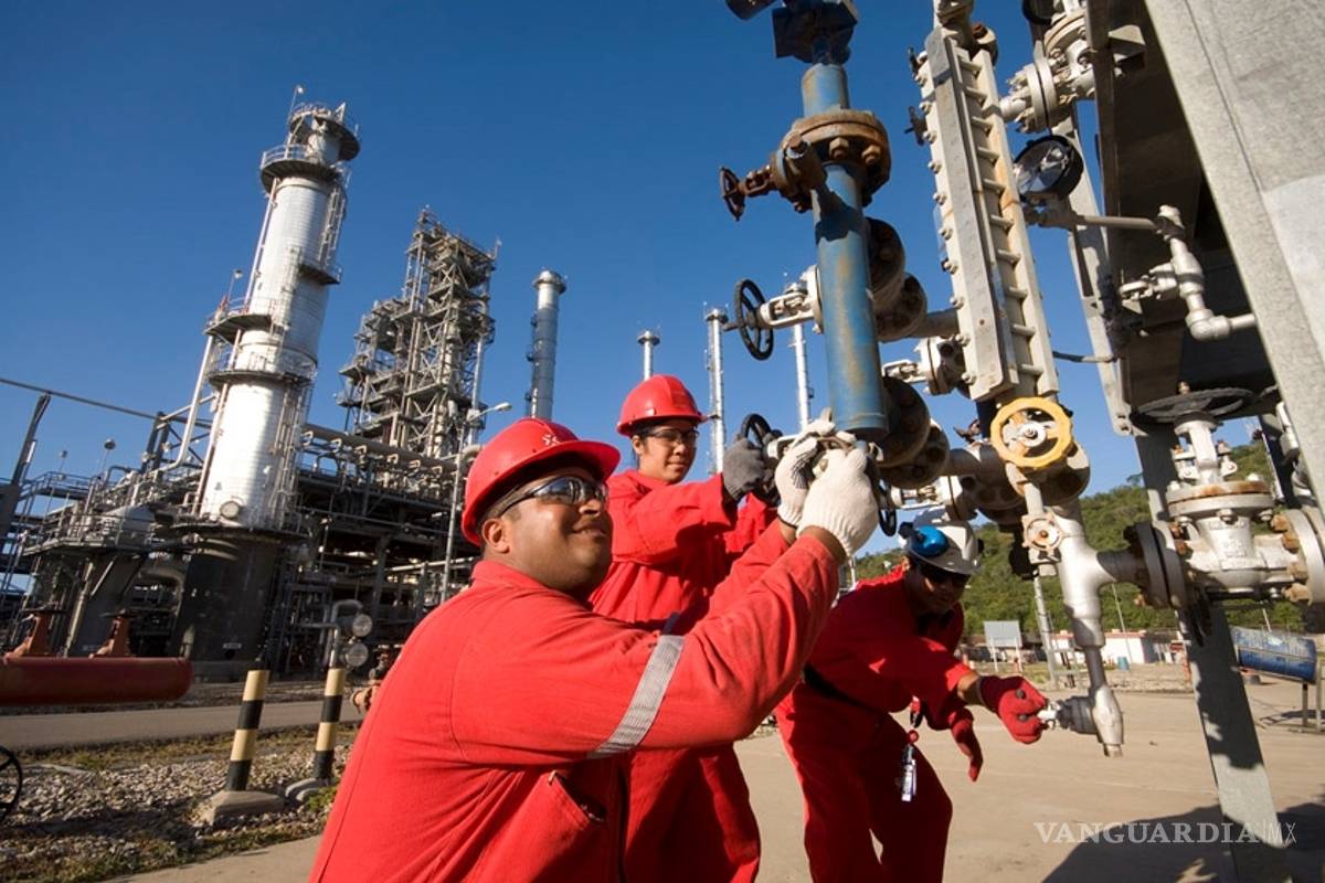 Venezuela importa crudo por primera vez desde los noventa