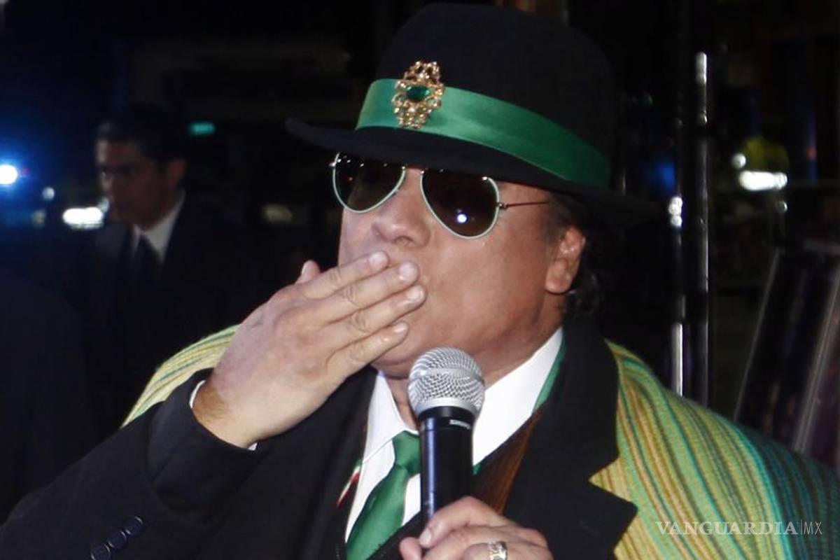 Juan Gabriel recibe cariño en Buenos Aires