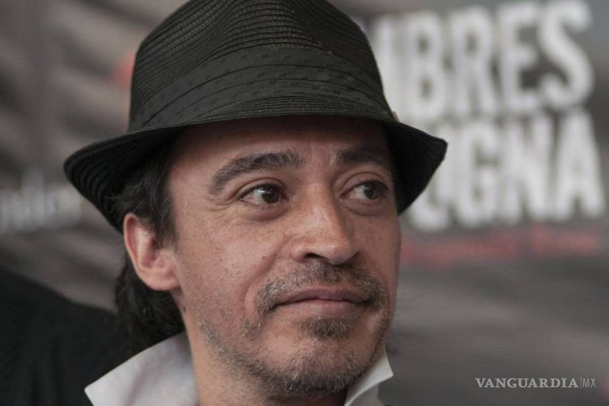 Roberto Sosa padece alcoholismo, admite su madre